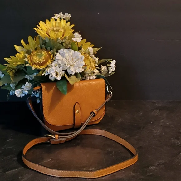 Convertible crossbody bag - Picture 1 of 15